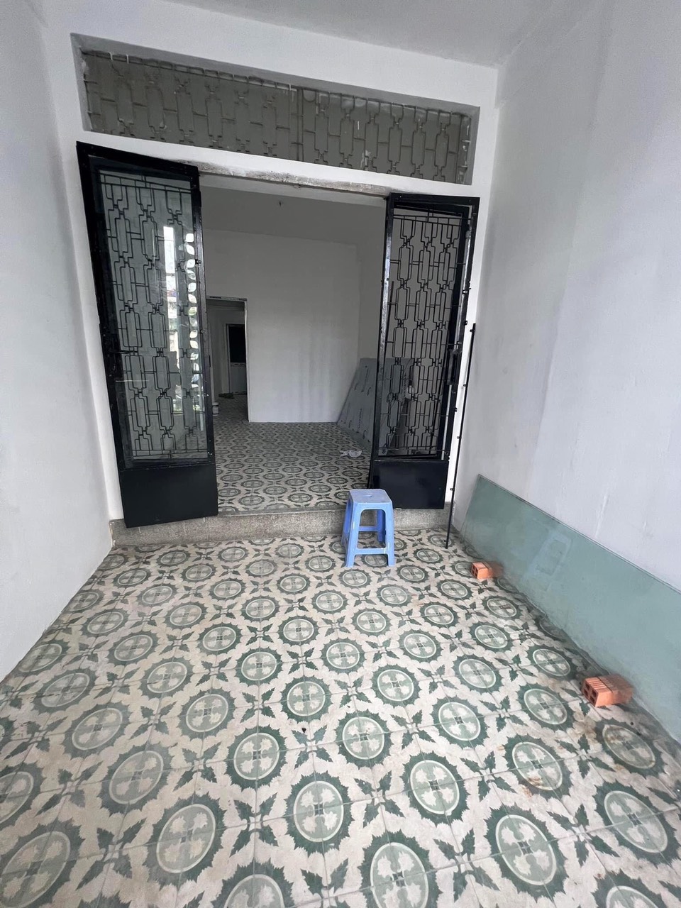 Cho thuê nhà nguyên căn MTĐ Đặng Văn Ngữ p13, quận Phú Nhuận.